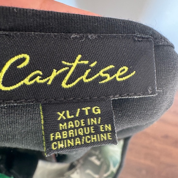 Cartise Elegant Black Women's Cardigan with Zipper Accents. Ptp 22” - Picture 7 of 8